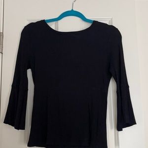 Black ribbed tee with flare arm